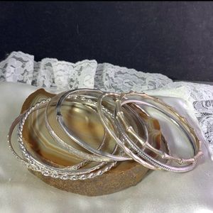 VINTAGE 8 NICE SILVER TONE BANGLE BRACELETS